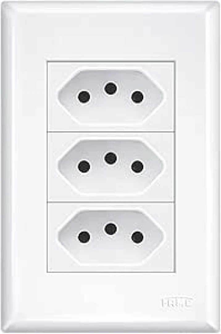 Tomada Tripla 2P+T 10A Com Placa Evidence Fame 3267